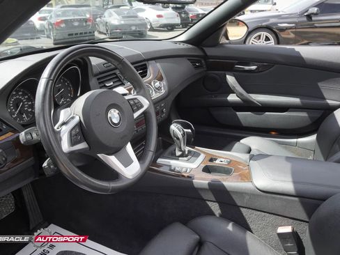 Used 2011 BMW Z4 sDrive35i image 21