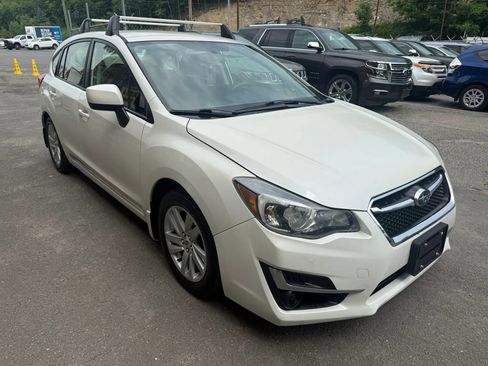 Used 2015 Subaru Impreza 2.0i Premium AWD/4WD image 2