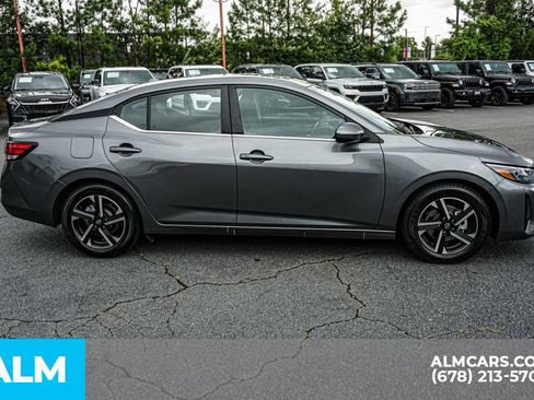 Used 2024 Nissan Sentra SV FWD image 9