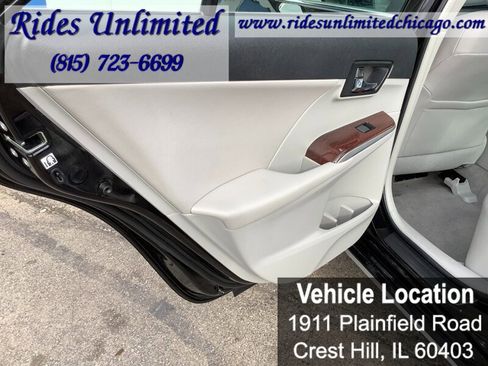Used 2012 Toyota Camry XLE w/ Leather Pkg FWD image 21