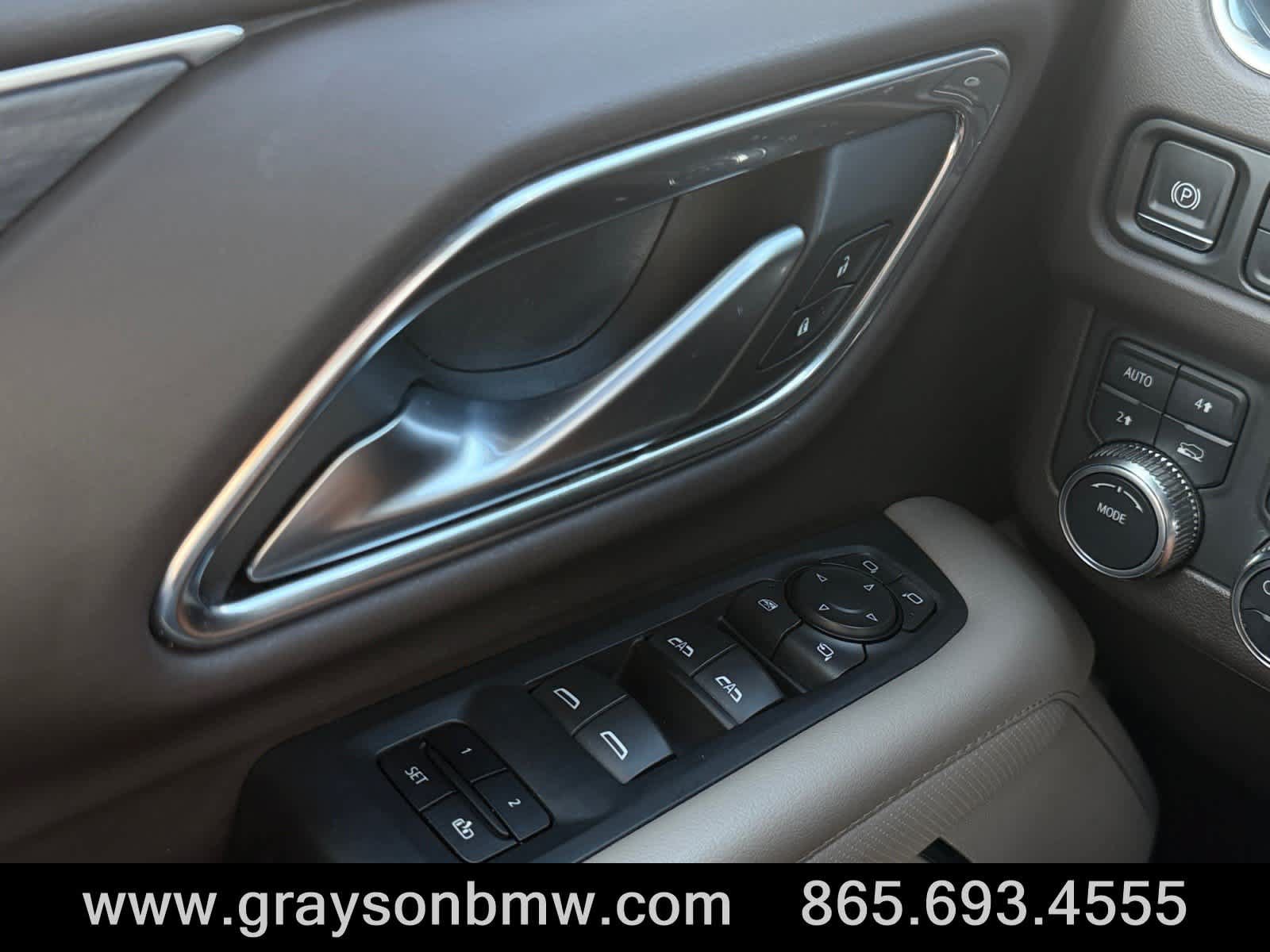 Used 2022 GMC Yukon SLT w/ SLT Premium Package AWD/4WD image 24