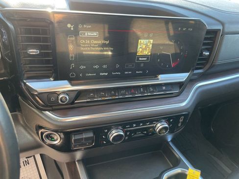 Used 2024 GMC Sierra 1500 SLT w/ SLT Premium Plus Package image 38