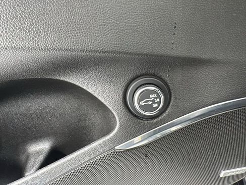 Used 2023 Buick Enclave Essence w/ Experience Buick Package image 22