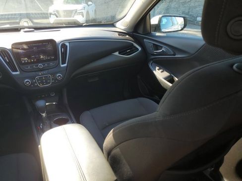Used 2023 Chevrolet Malibu LT image 23