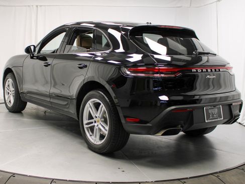 Certified 2025 Porsche Macan image 7