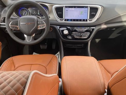 New 2026 Chrysler Pacifica Pinnacle AWD/4WD image 37