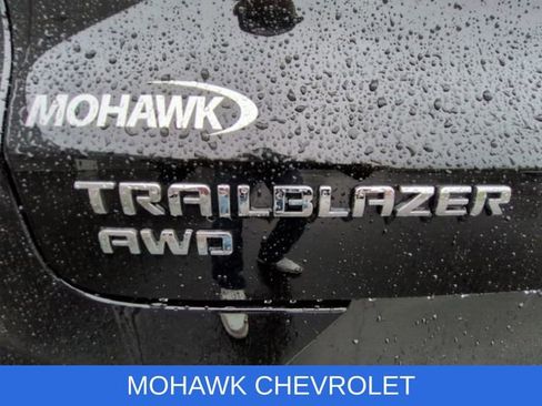 Certified 2025 Chevrolet TrailBlazer LT AWD/4WD image 30