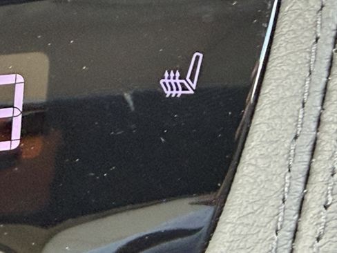 Certified 2022 Cadillac XT6 Premium Luxury w/ LPO, Floor Liner Package image 24