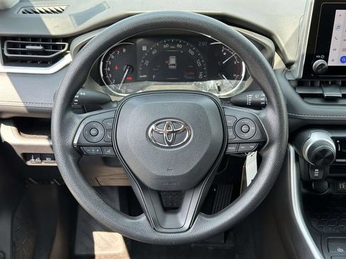 Used 2023 Toyota RAV4 LE AWD/4WD image 17
