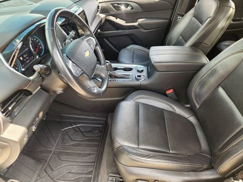 Used 2020 Chevrolet Traverse Premier w/ LPO, Floor Liner Package image 9