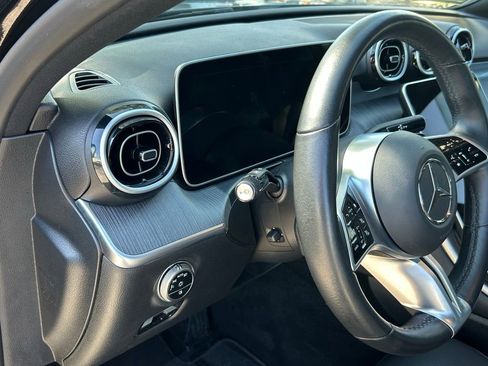 Used 2025 Mercedes-Benz C 300 4MATIC Sedan image 18