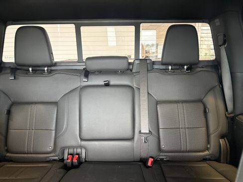 Used 2025 Chevrolet Silverado 1500 High Country image 23