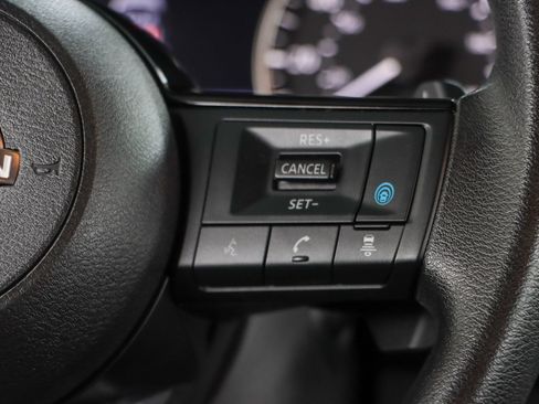 Used 2023 Nissan Rogue SV FWD image 14