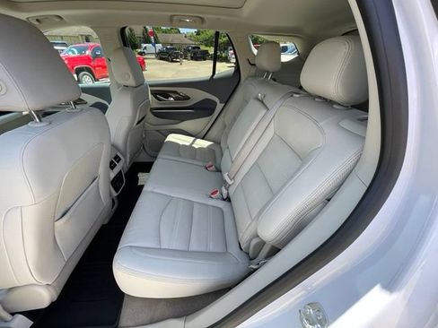 Used 2024 GMC Terrain Denali w/ Denali Premium Package AWD/4WD image 19