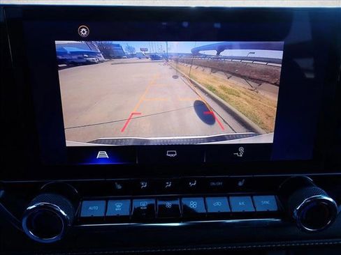 Used 2023 Chevrolet Colorado LT w/ LT Convenience Package II image 16