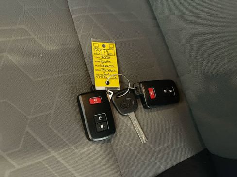 Certified 2022 Toyota Tacoma TRD Sport w/ Technology Package image 26