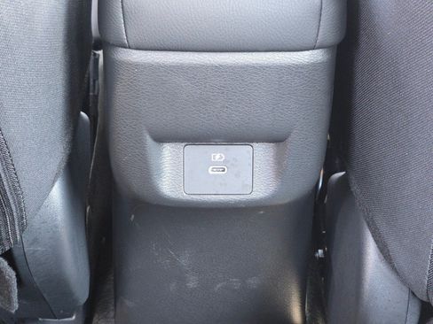 Used 2025 Nissan Versa SV w/ Trunk Package FWD image 15