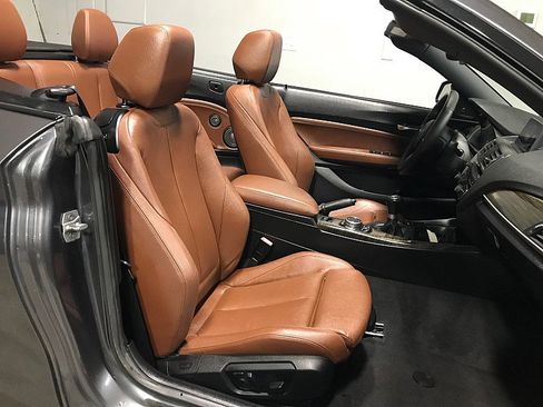 Used 2015 BMW M235i Convertible image 19