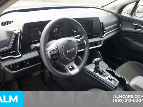 Used 2024 Kia Sportage LX image 5