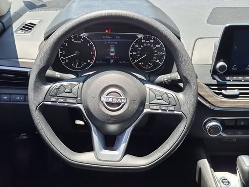 Used 2025 Nissan Altima 2.5 SV FWD image 23