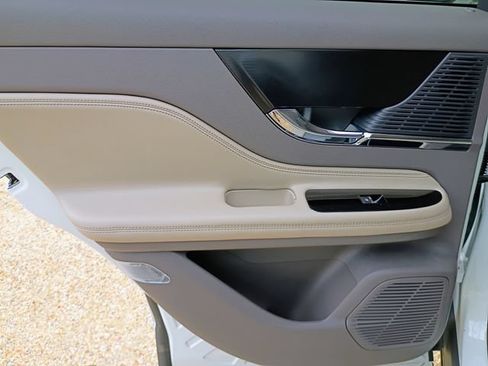 Used 2021 Lincoln Corsair FWD w/ Convenience Package image 65