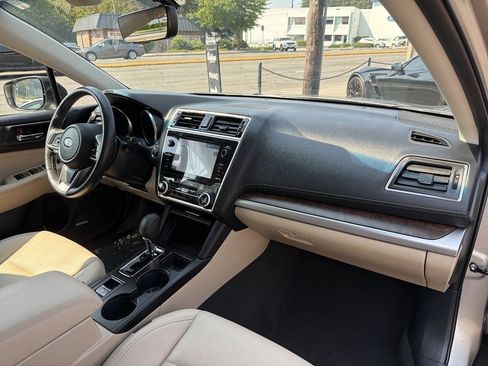 Used 2018 Subaru Outback 2.5i Limited AWD/4WD image 19