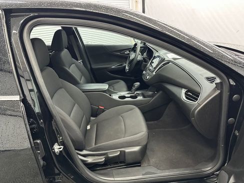 Used 2025 Chevrolet Malibu LT FWD image 14