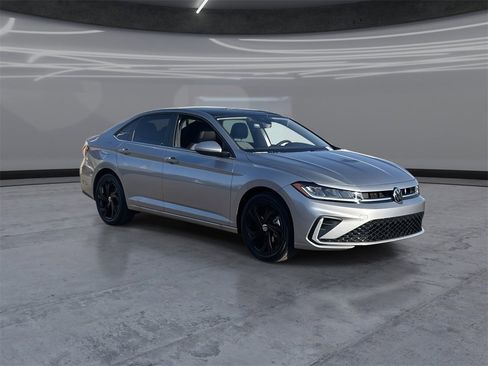 New 2026 Volkswagen Jetta SE image 2