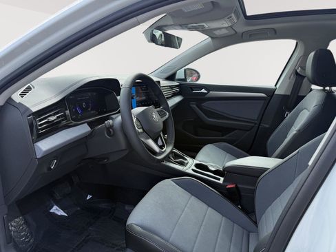New 2026 Volkswagen Jetta SE FWD image 9