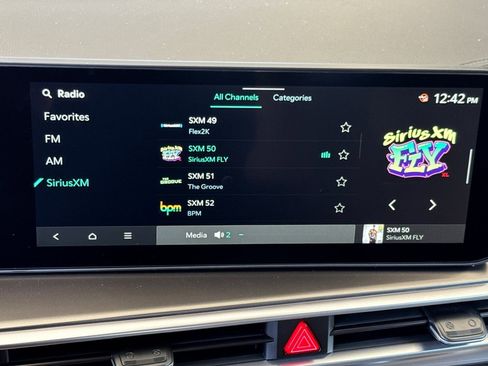 New 2025 Kia Sorento EX image 17