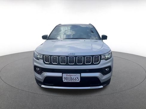 Used 2025 Jeep Compass Limited AWD/4WD image 4