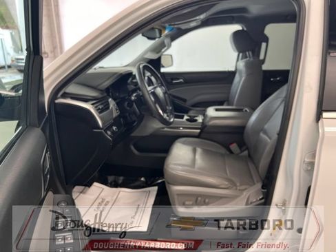 Used 2018 Chevrolet Suburban LT RWD image 30