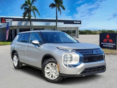 New 2026 Mitsubishi Outlander ES