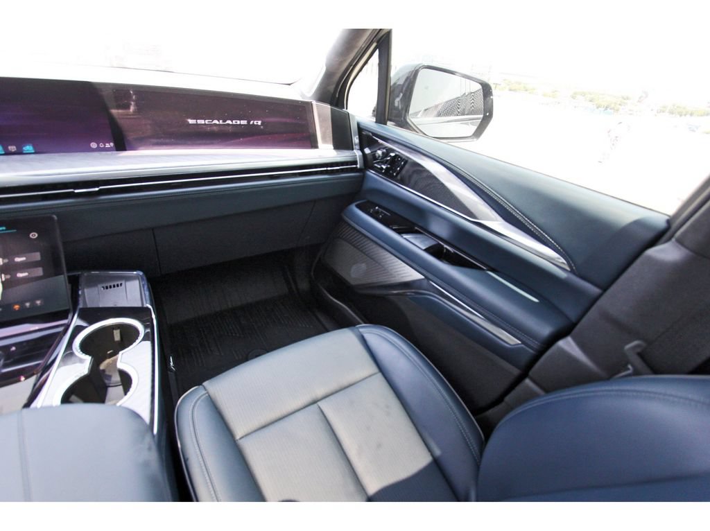 New 2026 Cadillac Escalade IQ Luxury 2 AWD/4WD image 10