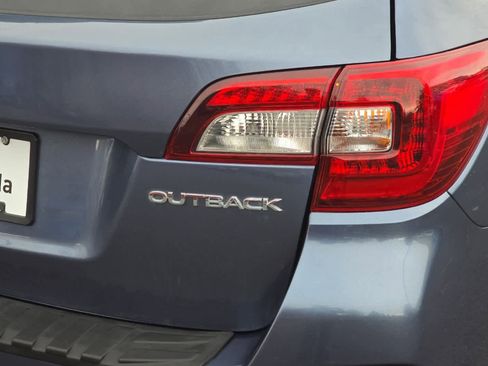 Used 2018 Subaru Outback 2.5i Limited image 12