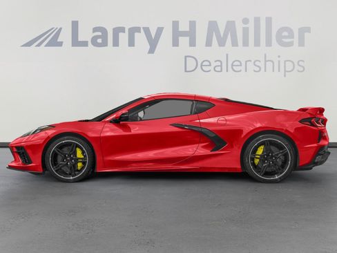 Used 2021 Chevrolet Corvette Stingray Preferred Cpe w/ 2LT RWD image 3