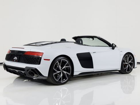 Used 2022 Audi R8 V10 performance w/ Premium Package RWD image 3