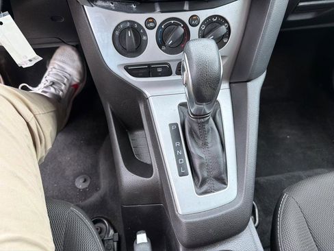 Used 2014 Ford Focus SE FWD image 15