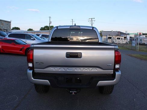Used 2019 Toyota Tacoma TRD Sport RWD image 6