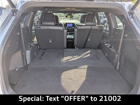 Used 2023 Toyota Highlander XSE image 14