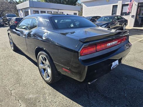Used 2013 Dodge Challenger SXT Plus image 8