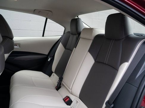 Used 2025 Toyota Corolla XLE image 18