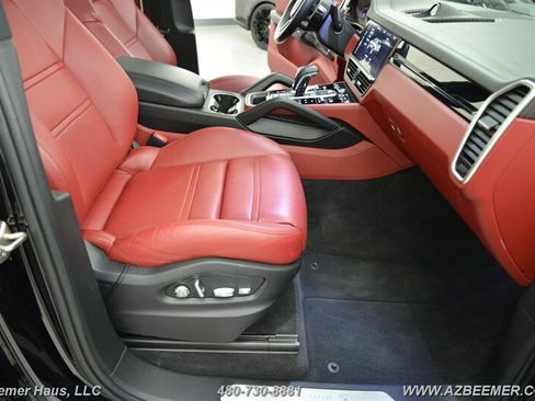 Used 2021 Porsche Cayenne S AWD/4WD image 22