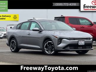 Used 2025 Kia K4 EX video 1