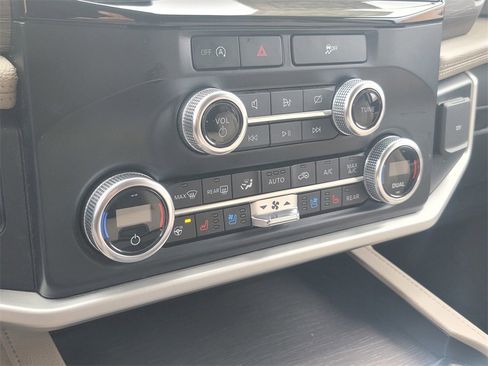 Used 2024 Ford Expedition Max Limited image 27