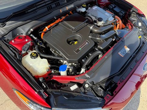 Used 2018 Ford Fusion Energi Platinum FWD image 39