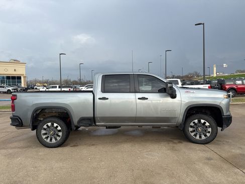 Used 2024 Chevrolet Silverado 2500 Custom w/ Custom Convenience Package image 17