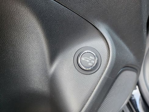 Certified 2025 Buick Encore GX Sport Touring w/ Comfort Package image 29