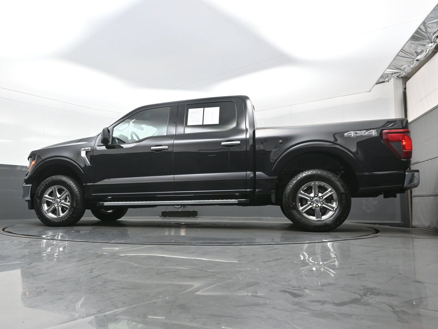 Used 2025 Ford F150 XLT w/ Equipment Group 301A Standard AWD/4WD image 26