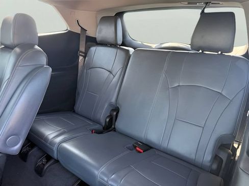 Used 2019 Buick Enclave Essence AWD/4WD image 9